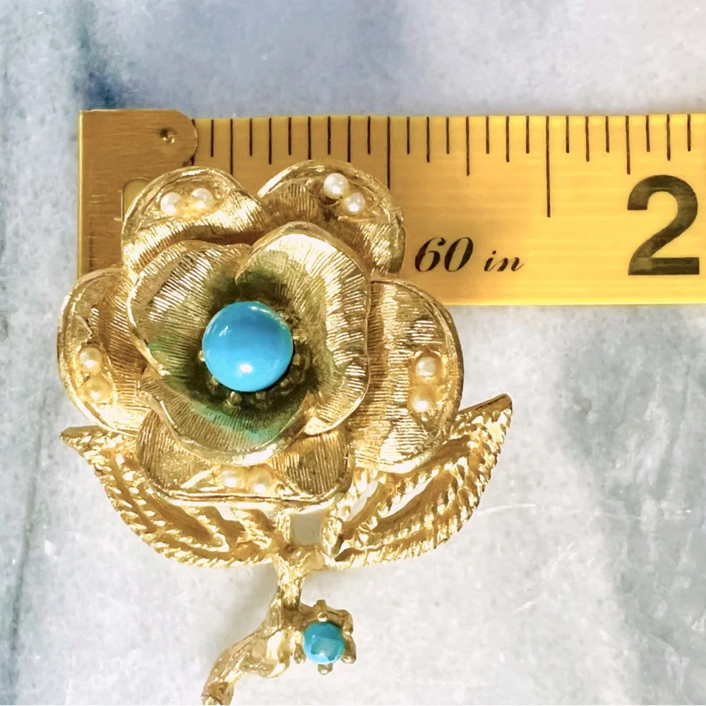 Vintage Textured Gold Tone and Turquoise Color Beaded Rose Brooch, Pre-Loved - Picture 6 of 6